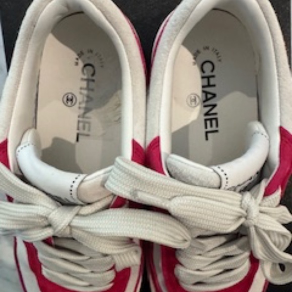Chanel 23P Fuchsia  Suede White CC Logo Flat Lace Up Runner Trainer Sneaker 37 - Picture 12 of 14